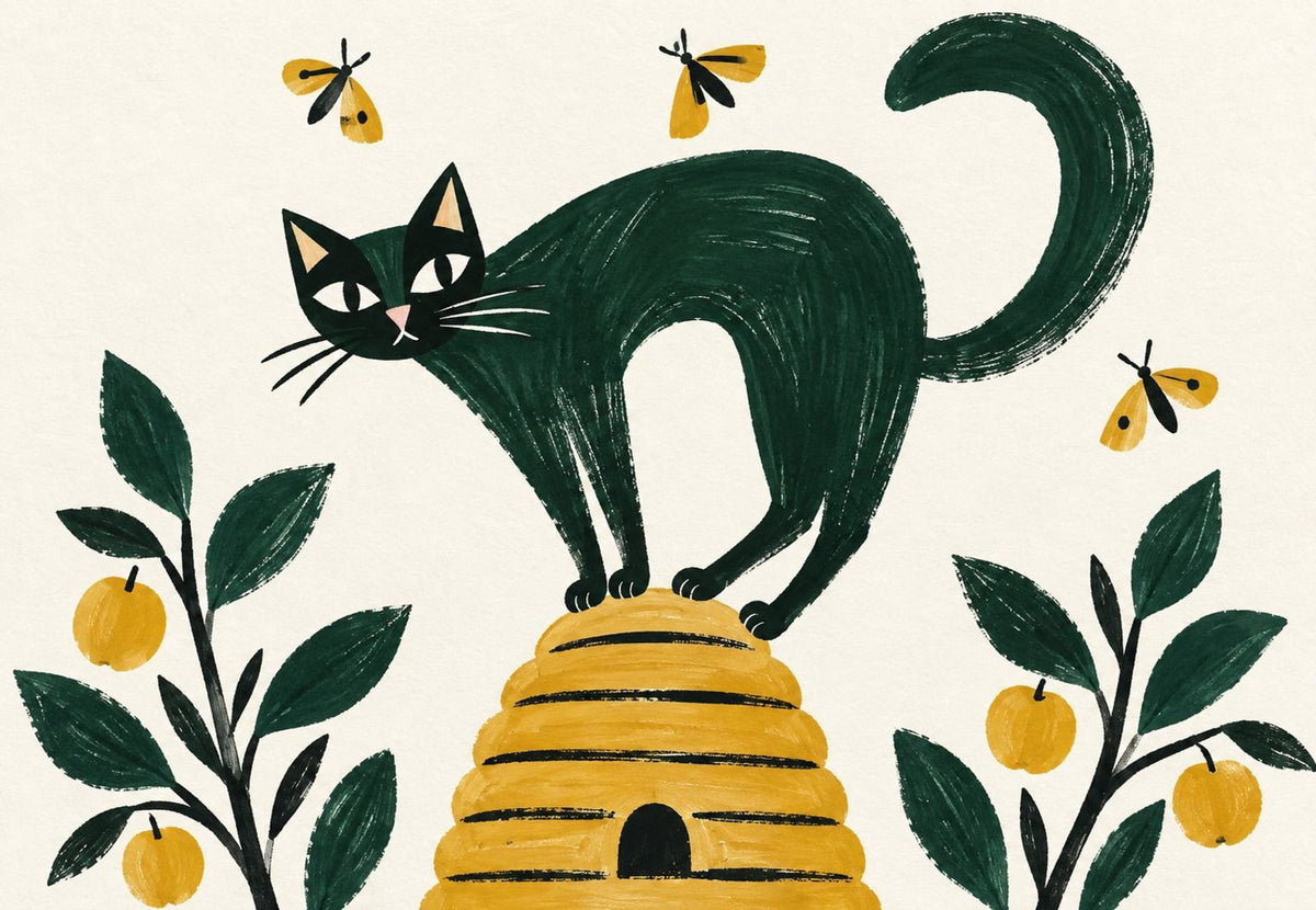 Grüne Katze auf einem Bienenkorb
