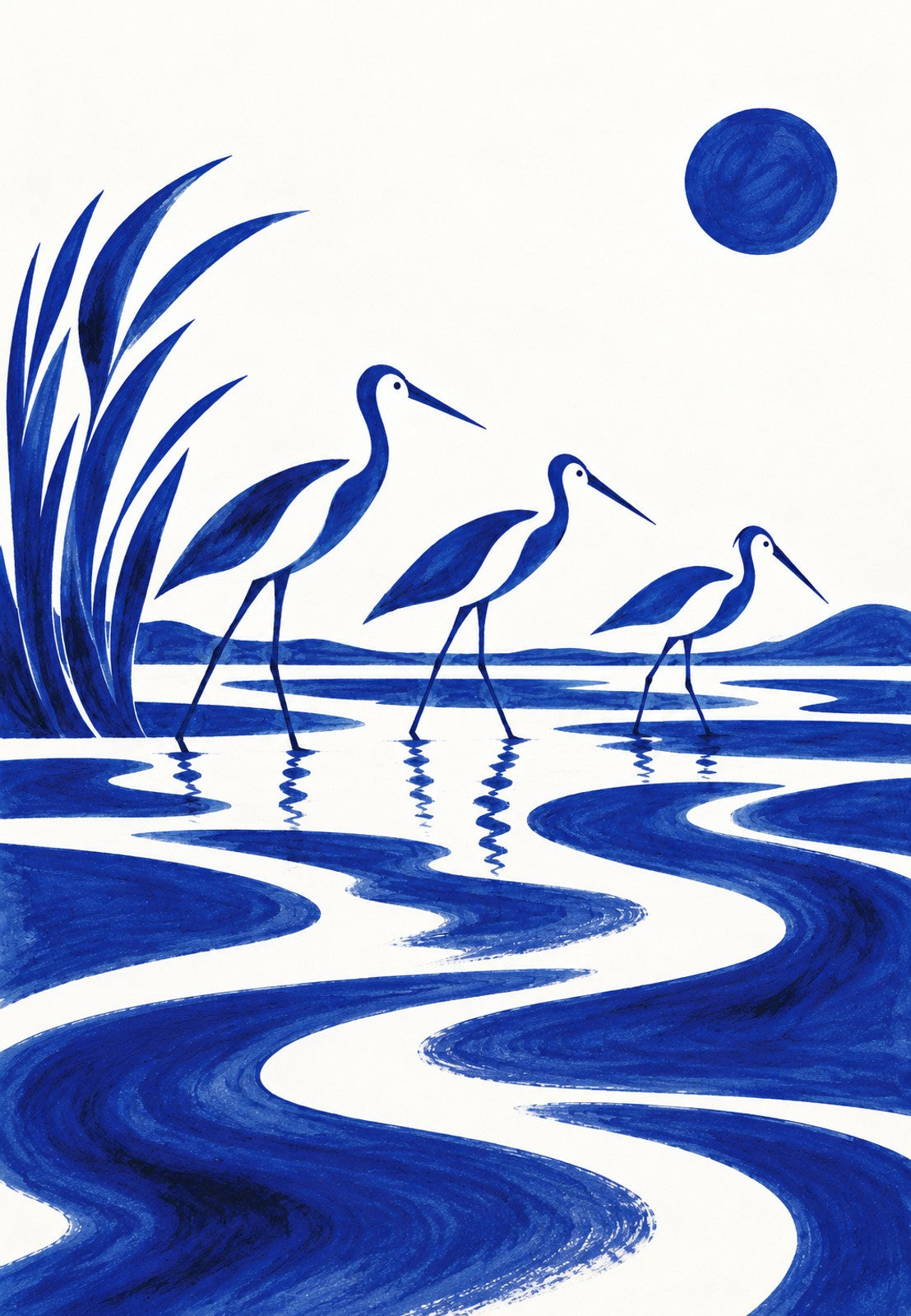 Drei Watvögel im flachen Wasser
