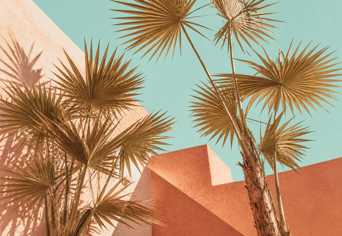 Goldene Palmen und Ockerfassaden (Querformat)