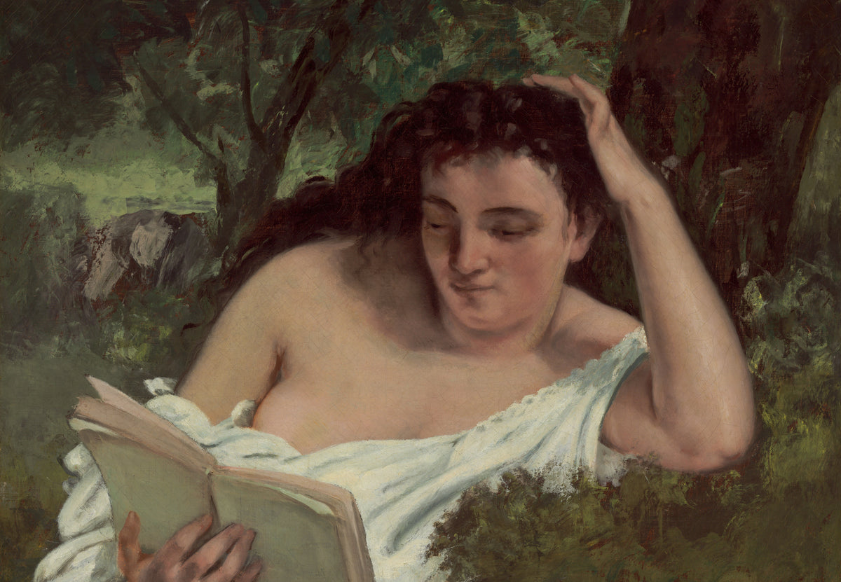 Giovane donna che legge