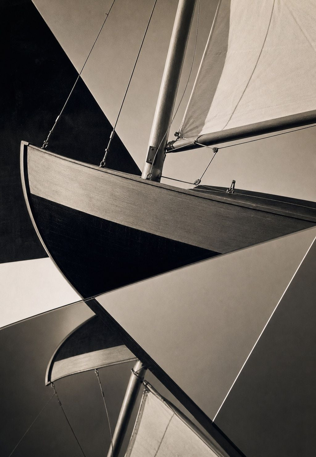 Sails in crossed planes