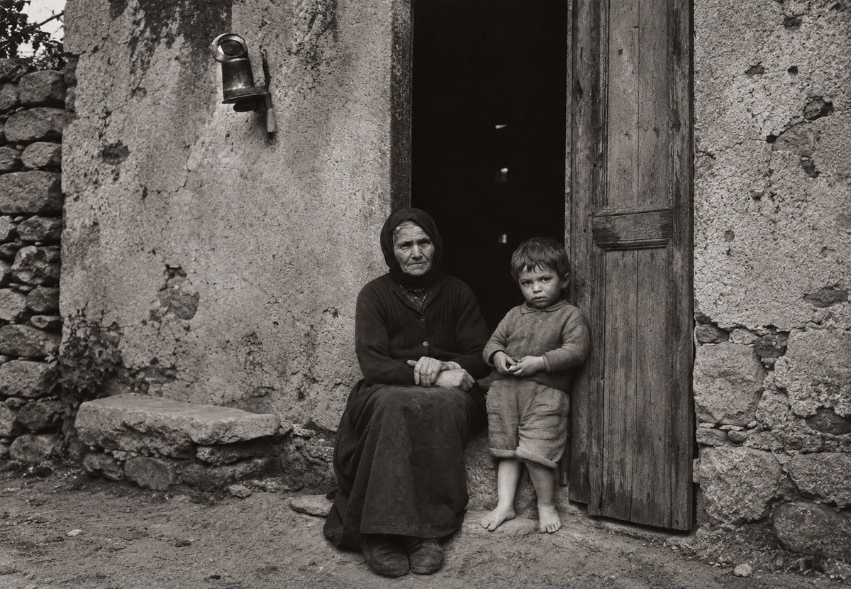 The grandmother and the child on the doorstep (Landscape)