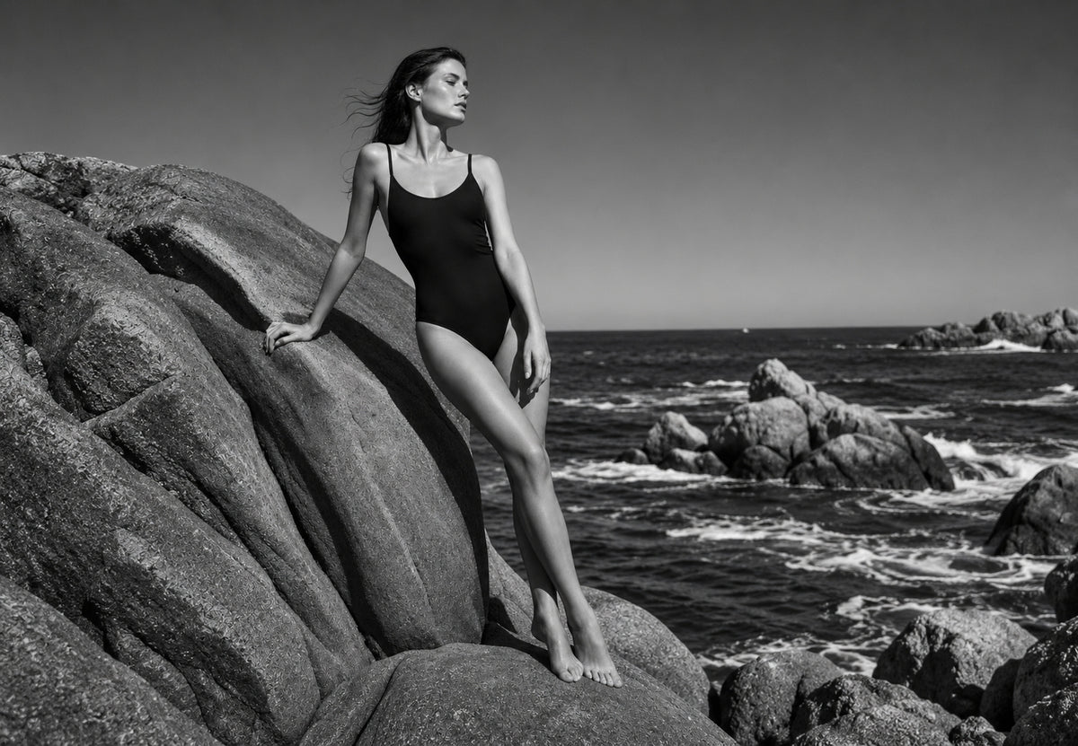 Standing against the sea wind (Landscape)