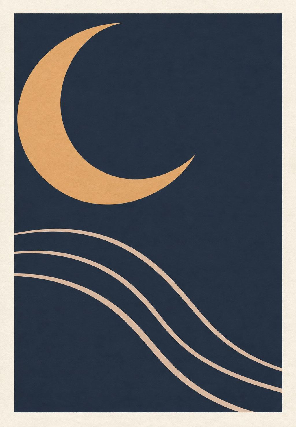 Croissant de lune au-dessus des vagues