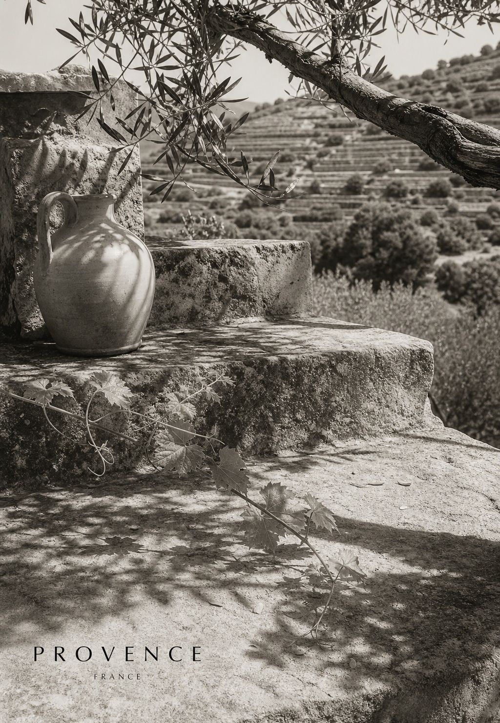 Provence - Kőagyag korsó a kőlépcsőn